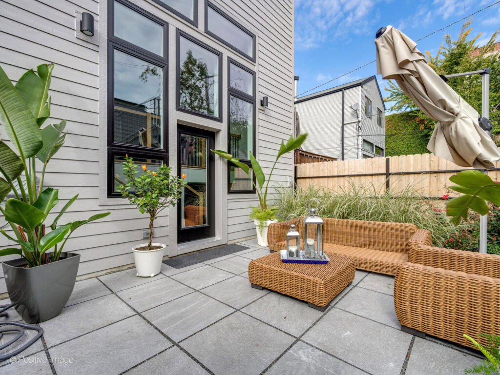 1741 N Rockwell St Chicago IL 60647 USA-026-027-0026-MLS_Size