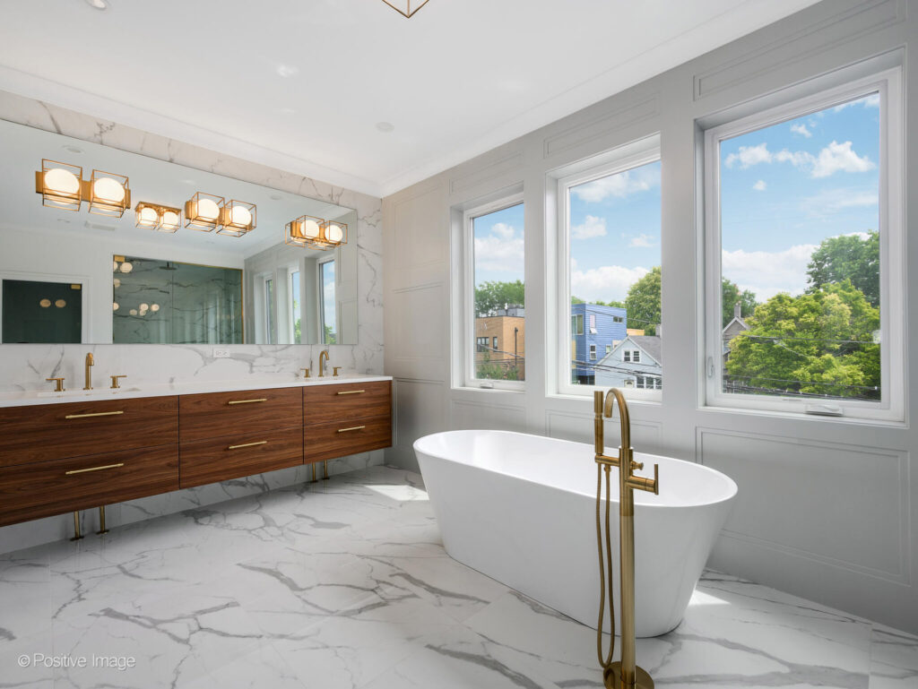 2437 N Washtenaw Ave Chicago IL 60647 USA-006-003-0006-MLS_Size