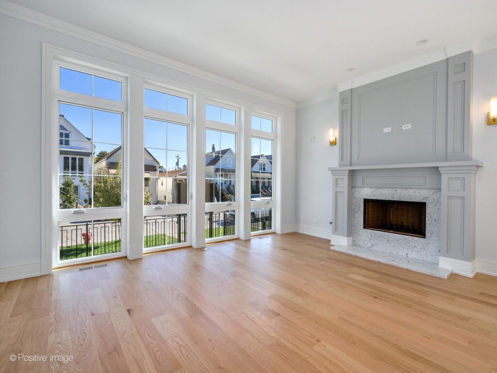 3632 N Richmond St Chicago IL 60618 USA-003-053-03-MLS_Size